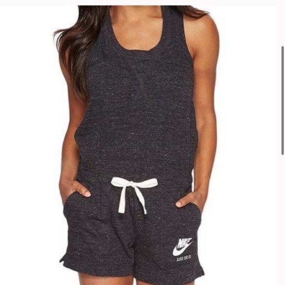 Nike Gray ‘Gym Vintage Romper’ Size Small With Shoulder Snaps - Picture 2 of 16